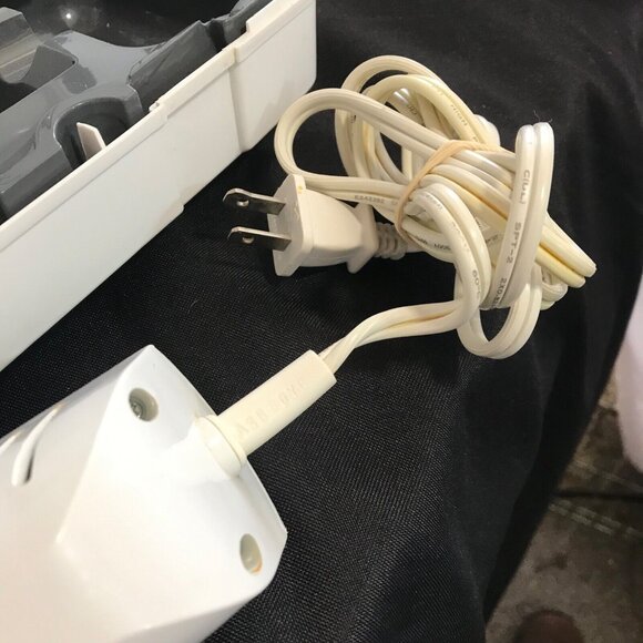 GE Electric Carving Knife With Case & Fork EK09 - Picture 4 of 8